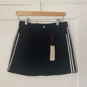 black Alice and olivia mini skirt. Size 27 never worn